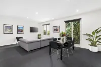 Quest Prahran Hotels in der Nähe von Lillie Espresso and Eatery