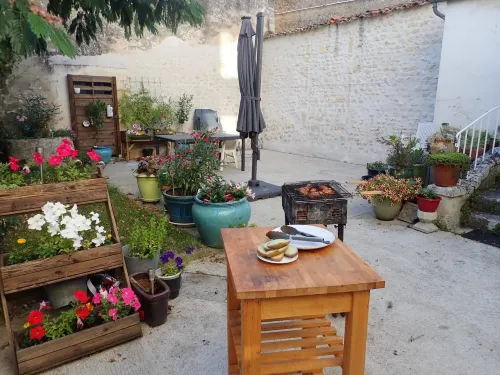 La Miramboise, Chambres et Table D hôtes Hotels in Réaux-sur-Trèfle
