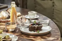 The Olivar Suites - Breakfast
