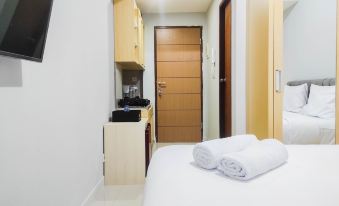 Comfy and Minimalist Studio at Vida View Apartment
