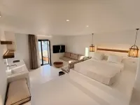 伊奧斯伊亞羅斯酒店 - 露台