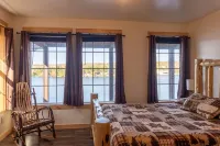 Keweenaw Waters Resort Hotels in Houghton