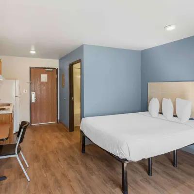 Extended Stay America Select Suites - Salt Lake City - West Valley City Hotel dekat Ladang Golf Forest Dale