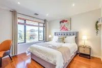 Stayau Magnificent Lakefront Villa Stunning Views