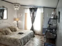 Mas la Pomarede Hotels in Robion