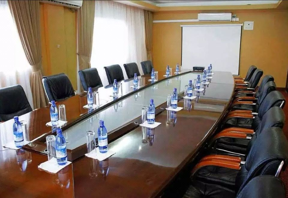 Pavilion Hotel Over view