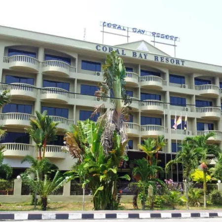 Coral Bay Resort