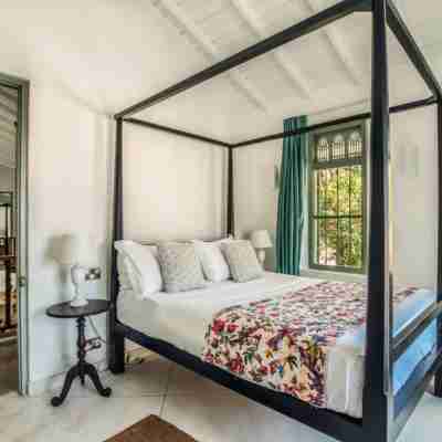 Beautifully Renovated Family Village House Within Walking Distance to the Beach Rooms