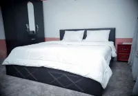 Wadoma Royale Hotel