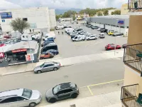 Giuliano Empuria para 6 personas - parking