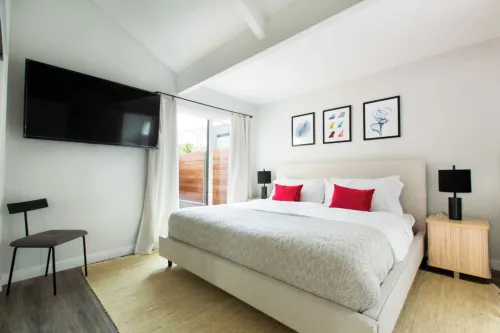 هاميلتوناي آند يي باي أفانتستاي مودرن 6 بد دو اي/- سبا آند روف توب با.يو