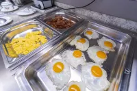 Hotel Ambiotel - breakfast