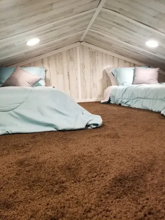 CROSSROADS TO PICKWICK TURTLE BAY HALF A MILE TO SCUGGS BOAT RAMP SLEEPS UP SIX