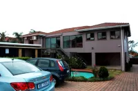 Cozy Nest Guest House Durban - parking