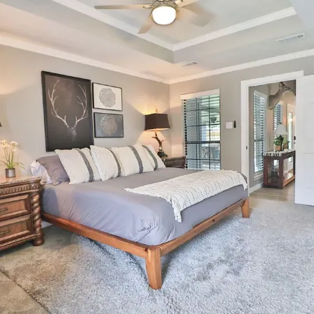 6.6 miles to Texas A&M University! Great Beds, Quality Bedding, and Super Clean!