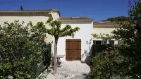 Pretty holiday home on the Giens peninsula, Var, Provencal decor Hôtels à proximité de : Wake Feeling Concept