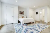 Kaleidoscope Boho Décor" Studio 2 Artsy Walkable Montrose.