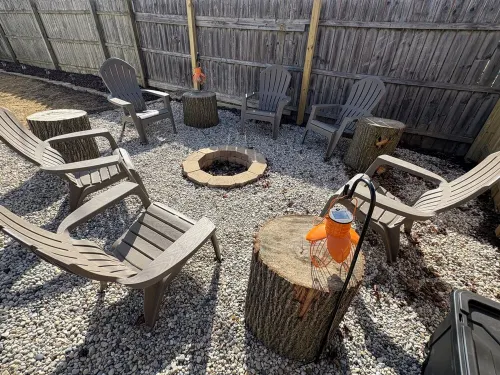 Charming 3-bedroom house in Grayslake Hotels in Gages Lake