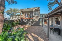 retro beachcomber @ Culburra Beach Hotels near The Merribee