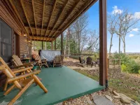 Amazing Mountain Views and Cozy Firepit - Charming Cabin Escape