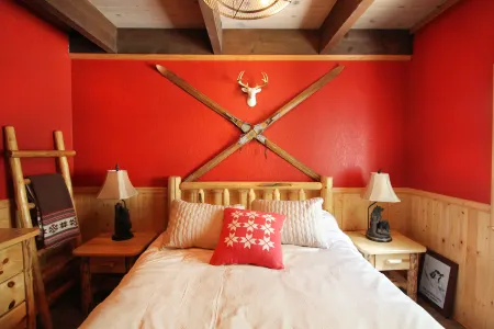 Hot Tub and Breathtaking Views - Stunning Mountain Retreat