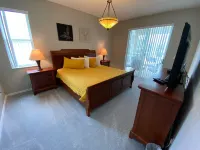 Stunning Pool Home - Heatable Pool, Pool Table, Wifi, Patio