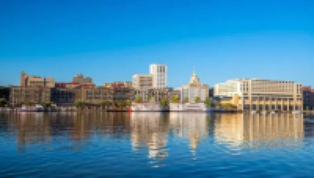 De Luxe Chalet Near Forsyth Park w/Hot tub