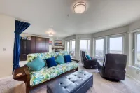 Dog-friendly oceanfront condo with electric fireplace - walk to the beach Hotels in Long Beach