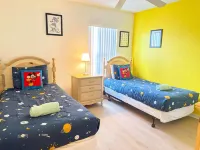 South-Facing Pool and Game Room in Gated Community - Charming Retreat