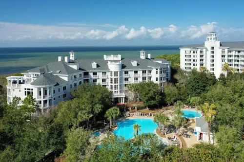Elegant Getaway with Pool Access and Scenic Views - Chic Stylish Retreat Hotel a Walton County