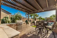 Heated Pool, Spa and Game Room Retreat - Stunning Luxury Oasis