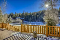 Hot Tub and Luxury Log Home - Breathtaking River Sanctuary