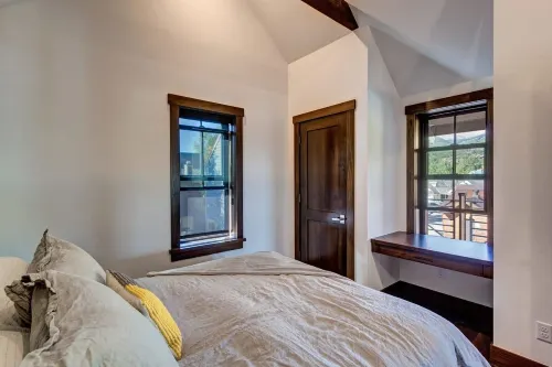 Incredible Ski Resort Views and Spacious Balcony - Stylish Getaway 브레켄리지 호텔