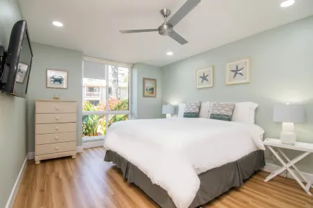 Stunning Ocean Views and Luxurious Amenities - Charming Coastal Retreat