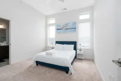 Spacious Living Area and Fully-Equipped Kitchen - Elegant Urban Retreat Hotels in Broad Ripple Village