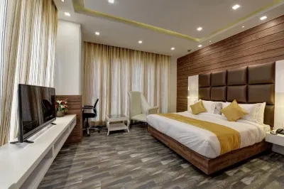 Golden Tree Hotels in der Nähe von CCD nt vee FC mm be fr j.mj