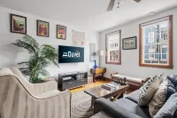 Charming Oasis with Spacious Living and Grill - Serene Getaway Retreat