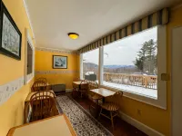 Private Hot Tub, Pool and Spectacular Views - Elegant Victorian Escape
