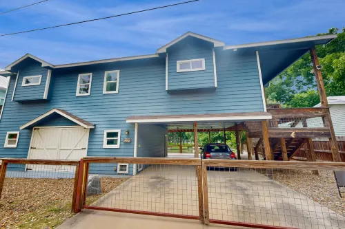 New Colorado River Home w/ Large Deck, Canoe & Paddleboards