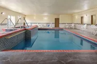 Country Inn & Suites by Radisson, Topeka West, KS - Pool