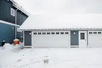 Lakeside Haven Escape