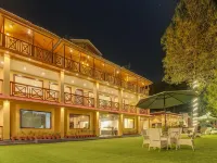 Summit Jungle Resort 保利加瓦酒店