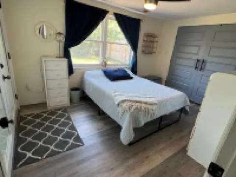 Family-Friendly 3 Bedroom 2 Bathroom home near Tarpon Springs Hotels in Holiday