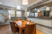 Filtered Lake and Mountain Views - Tranquil Historic Retreat