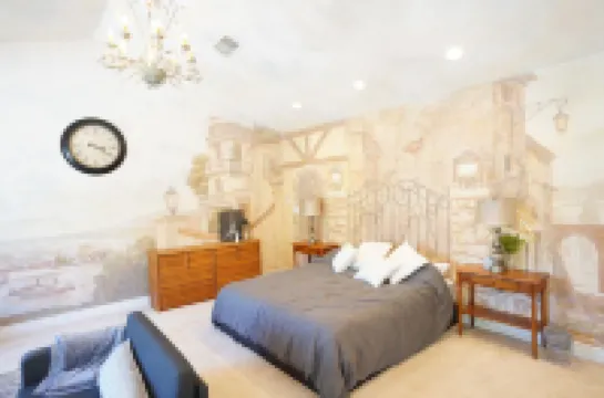 Huge Heated Indoor/Outdoor Pool and Spa Amenities - Stunning Mountain Retreat