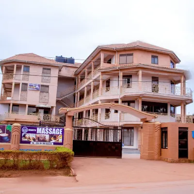 Ubuntu Palace Hotel Hôtels à proximité de : Tombes des rois du Buganda à Kasubi