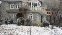 Al-Karim Family Guest House Hunza فنادق في Garelt