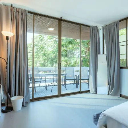 420 Hostel - Ekkamai Buds & Beds Отели рядом с достопримечательностью «Станция экспресс-поезда Ramkhamhaeng»