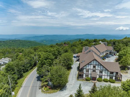 4 Seasons at Beech Mountain