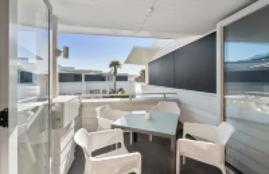 Paihia 2 Bedroom Apartment with Pool